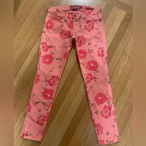 EUC LUCKY LEGEND SKINNY PEACH/TANGERINE FLORAL JEANS IN SIZE 6/28